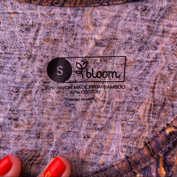 Brand New Bloom Top - Picture 2 of 5